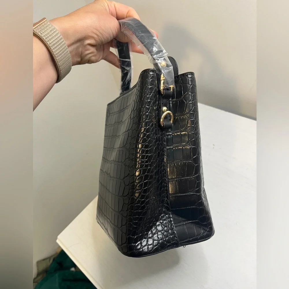 Aota Elena Bucket Bag Black Vegan Leather Crocodile Embossed-Crossbody Strap-NWT - Picture 7 of 11